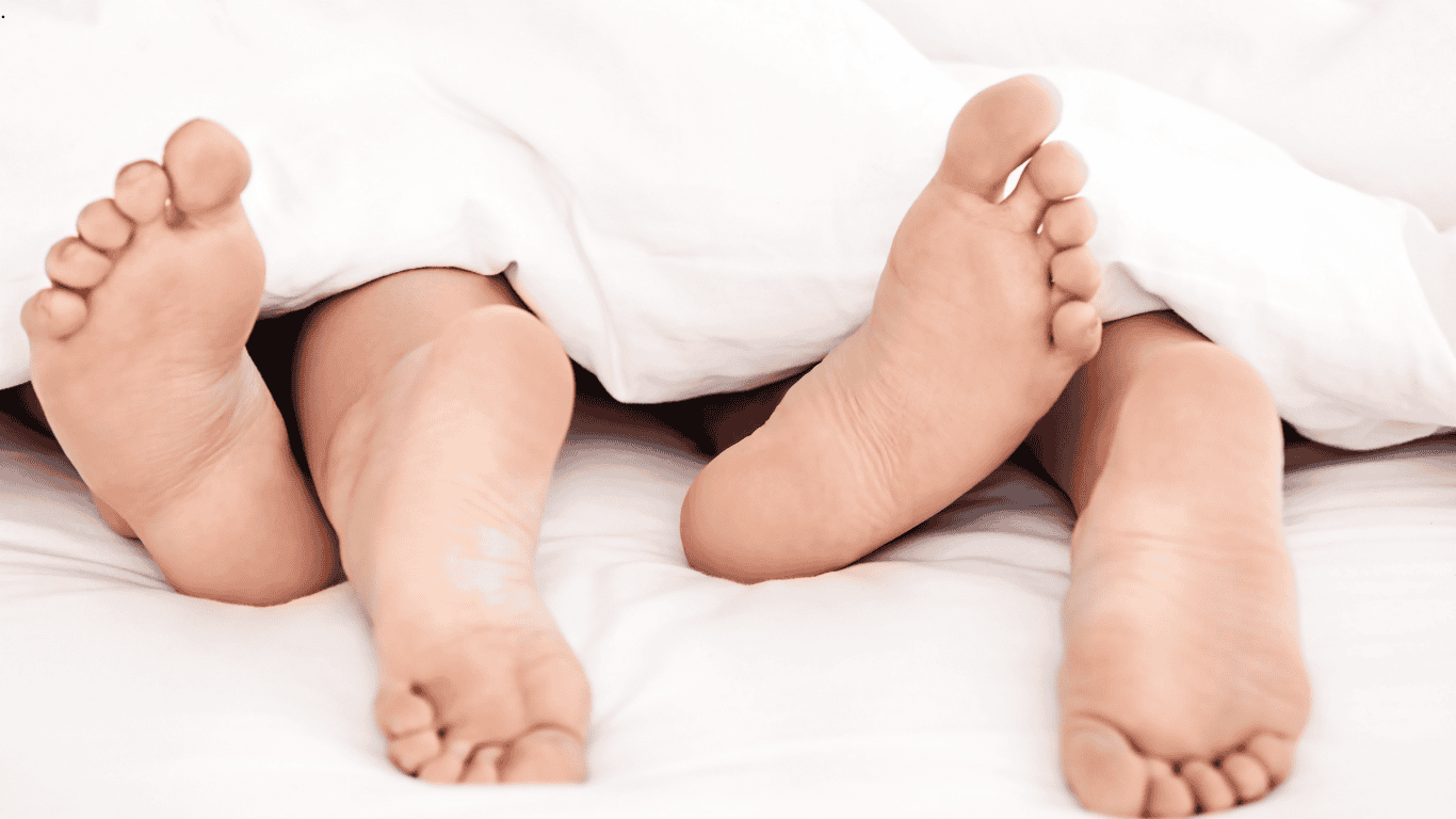 Women's health is complex, and regardless of your relationship status, aging can have an imact on your general health. Often, women report pain during sex, trouble to reach orgasm, or extremely painful intercourse as they age. Things like weight gain or vaginal thinning with increased age is common. A simple pelvic exam can point to your orgasmic disorder, and we can begin treatment with our healthcare team now.